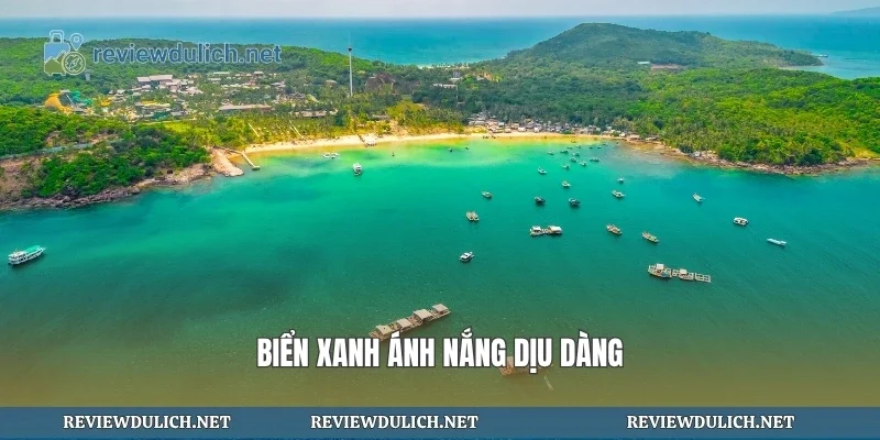 Biển xanh ánh nắng dịu dàng