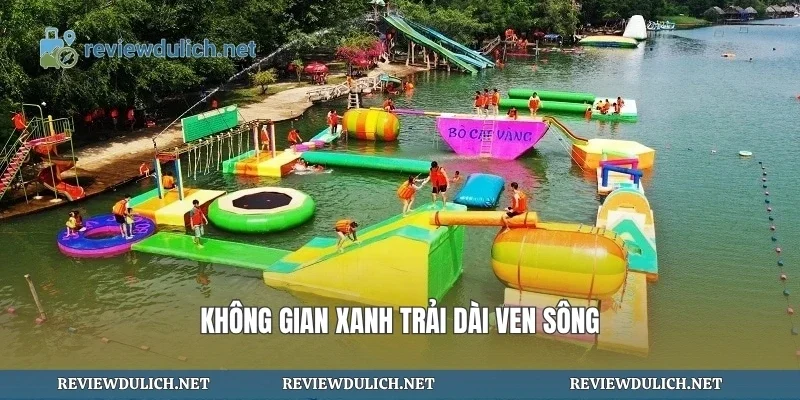 Không gian xanh trải dài ven sông